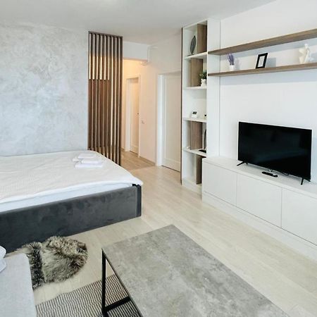יאשי Q Royal Apartment - Palas Center מראה חיצוני תמונה
