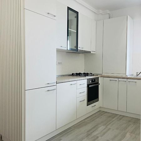 יאשי Q Royal Apartment - Palas Center מראה חיצוני תמונה